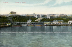 Вид с моря и гавани на Потемкинскую лестницу, Приморский бульвар, здание оперного театра. Старая дореволюционная почтовая открытка