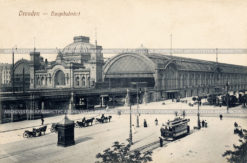 Центральный железнодорожный вокзал в Дрездене. Германия