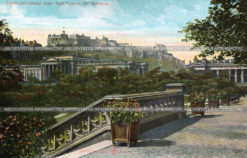 Вид Эдинбургского замка из Сада Пр