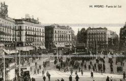 Площадь Пуэрта-дель-Соль в Мадриде.