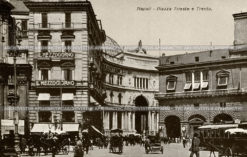 Площадь Триесте и Тренто в Неаполе.