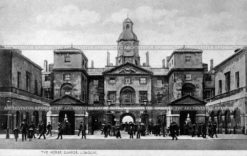 Здание Конной гвардии (The Horse Guards). Л