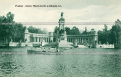 Городской парк Ретиро и памятник А