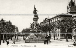 Памятник Комтату (Monument Du Comtat) в Авин